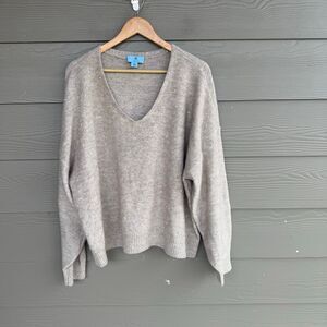 Cece metallic v neck sequin pullover sweater